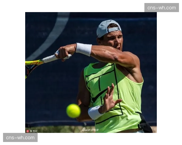 特写：纳达尔现身马洛卡学院，指导青少年训练引围观